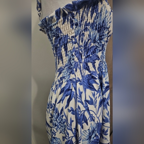 H&M Floral Smocked Midi Sundress with Spaghetti Straps In Blue/white. M NWOT - Picture 16 of 16